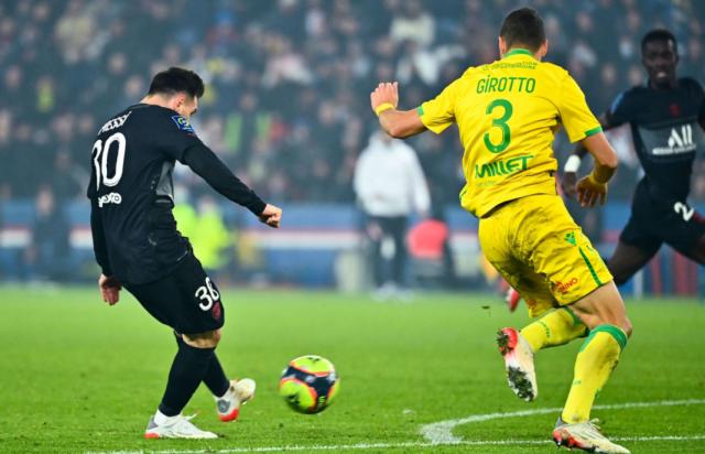 开云体育官网-【法甲】纳瓦斯染红 梅西造乌龙+首球 巴黎3比1南特