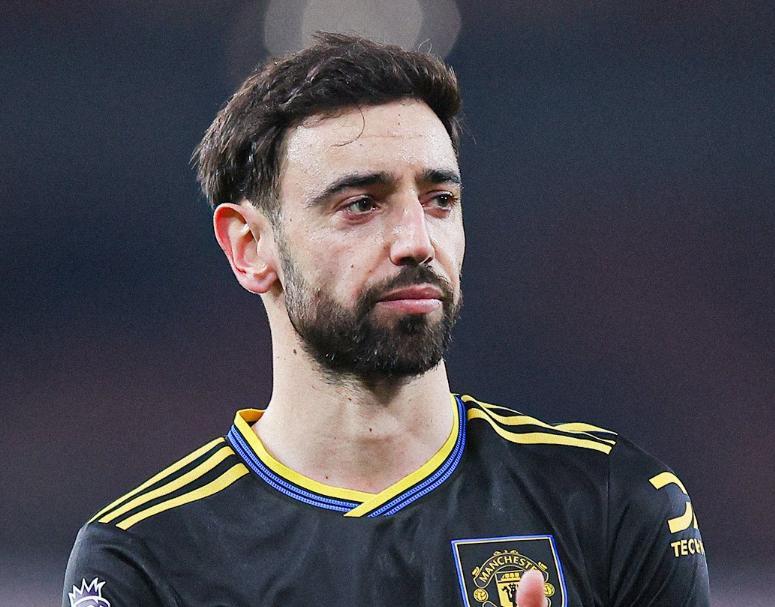 开云体育app下载-周薪40万镑！英媒曝曼联队长开天价续约条件，沙特买断需5700万镑